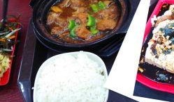 黄焖鸡米饭最新爆料视频,独家制作过程大揭秘！