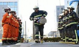 美国消防员爆料视频真实,揭秘火灾现场的惊险瞬间