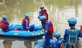 爆料男子溺水视频,网友直呼太惊险