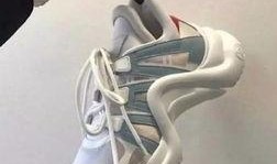 侃爷爆料卖假鞋视频,揭秘网红带货背后的惊人真相