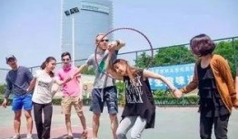 抖音网红操场吃瓜,揭秘校园生活趣味瞬间