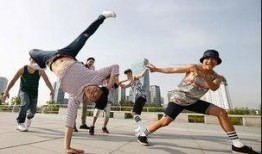 抖音网红操场吃瓜,揭秘校园生活趣味瞬间