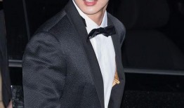 吴鹏爆料众多迷妹视频